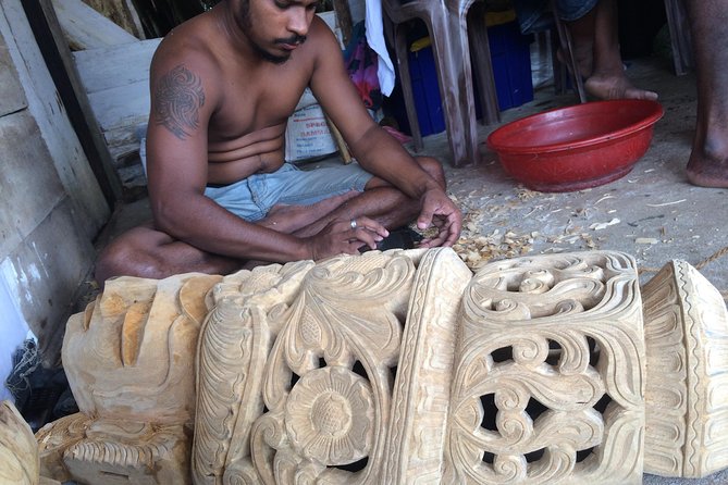 07 Day Explore Sri Lanka - Day 3: craft village life, then Temple of the Sacred Tooth Relic