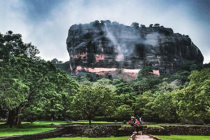 07 Days Highlights of Srilanka - What This 7-Day “Highlights” Week Feels Like Day to Day