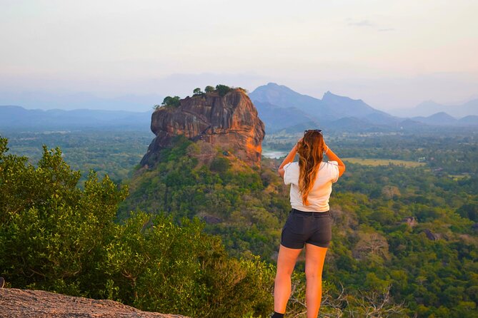 10 Days Sri Lanka Tour with Sujeewa - Airport-to-Sigiriya: Getting your bearings fast in Colombo