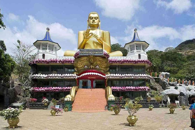 11 Days Tour Of Taprobane - Tea-country routing: Ramboda Falls, tea estates, gardens, and Gregory