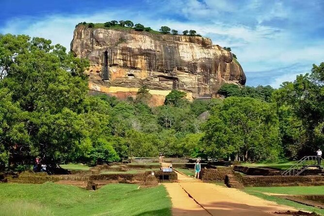 12 Days 11 Nights Experience Nature Culture & Beauty Of Sri Lanka - Day 3: Spices, the Temple of the Sacred Tooth, and a Kandy tuk-tuk loop