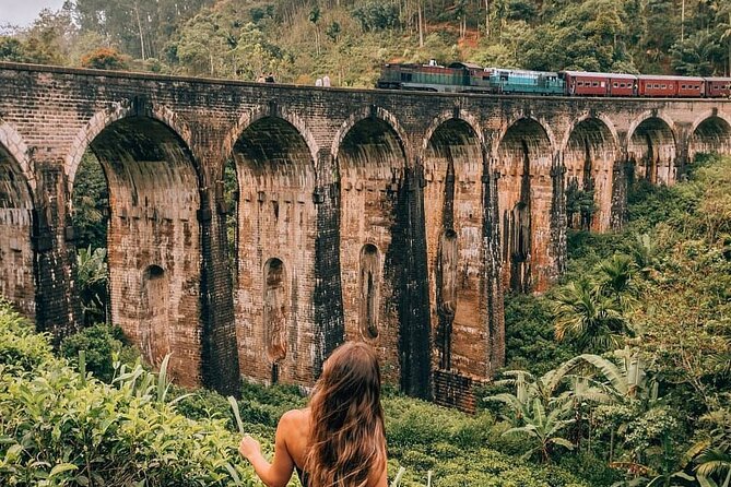 14-Days Private Tour in Sri Lanka with Pick Up - Day 5: Bahirawakanda, Peradeniya gardens, and Kandy’s slower afternoon