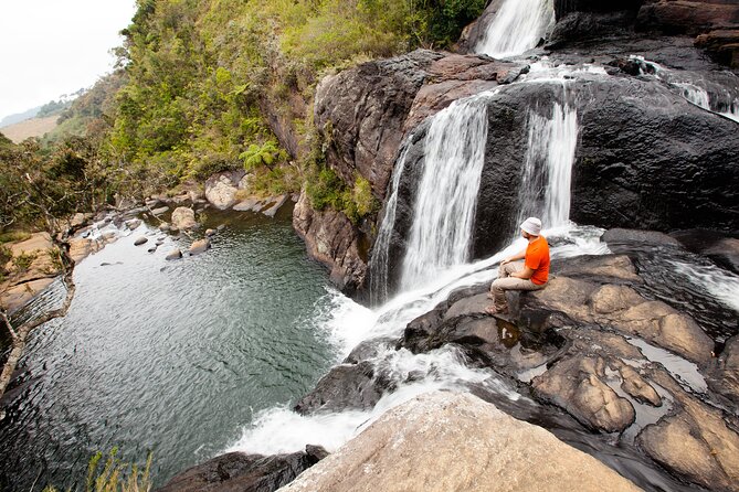 14 Days Tour in Sri Lanka - Fortnight Expedition with Luxury Hotels - Day 1 in Negombo: fishing life, Hindu temples, and a beach night