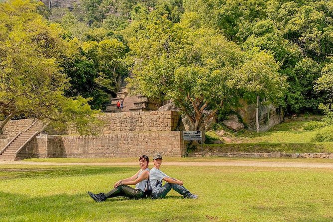 3 Ancient Kingdoms from Colombo - Dambadeniya’s royal palace and Temple of the Tooth ruins
