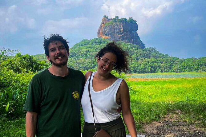 3 Days Tour to Kandy Nuwara Eliya & Sigiriya from Colombo - Day 1 in Kandy: Temple of the Tooth, Royal Botanical Gardens, and Kandy Lake vibes