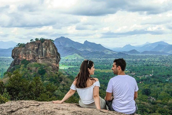 3 Days Tour to Kandy, Nuwara Eliya & Sigiriya - Day 1 Kandy: Tooth Relic temples, orchid gardens, and lake views with a cultural show