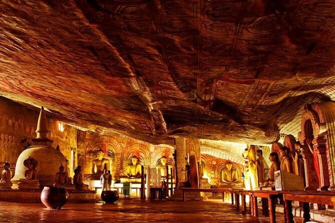 4 Days of Discovery and Delight in Sri Lanka - Day 2: Kandy’s Temple of the Tooth, a spice garden, and tea country stops