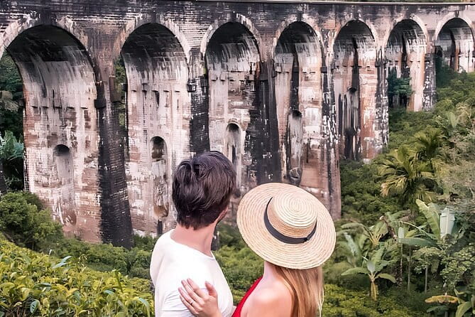 5 Day Sri Lanka Tour : Including Temple of Tooth & Sigiriya Trip - Day 1: Sigiriya Lion Rock, Pidurangala views, and Dambulla cave art