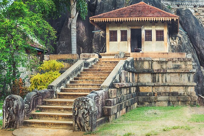 5 Days Private Vehicle with English Speaking Chauffeur - Day 2: Gregory Lake and Tea-Country Stops in Nuwara Eliya