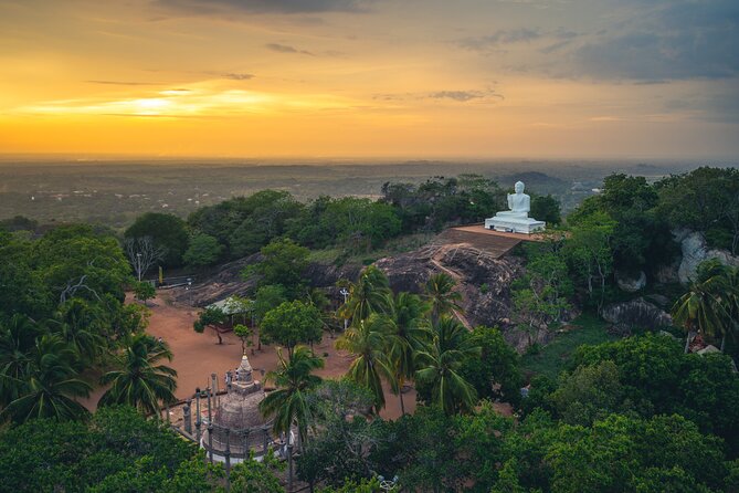 5 Days Private Vehicle with English Speaking Chauffeur - Day 4: Galle Fort Walks, Lighthouse Views, and Dutch Hospital
