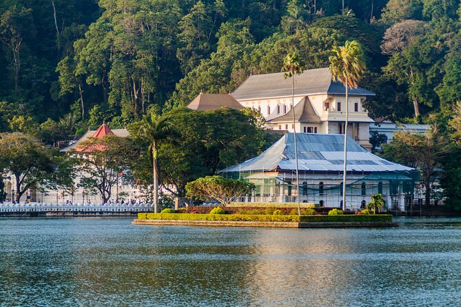 6 Days Private Vehicle with English Speaking Chauffeur - Day 1: Sacred Tooth, Kandy Lake View, and Peradeniya Gardens