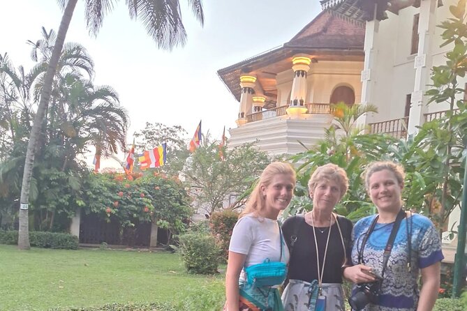 7 Day Colombo Galle Yala Ella Kandy, Sri Lanka Tour - Day 5 from Ramboda Falls to Ella: British rails, short hikes, and waterfall pauses