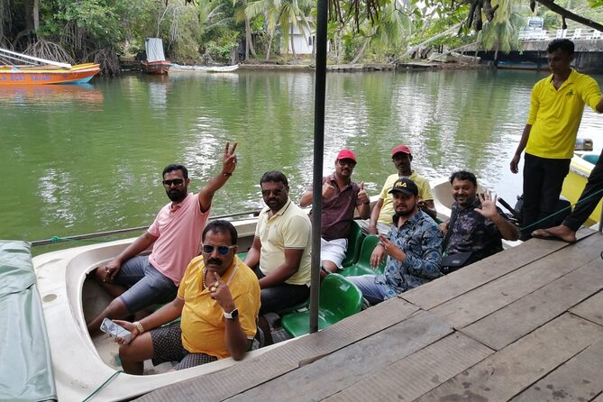 7 Days and 6 Nights Sri Lanka Private Safari Tour - Peradeniya Royal Botanical Gardens and a Tea Factory Stop