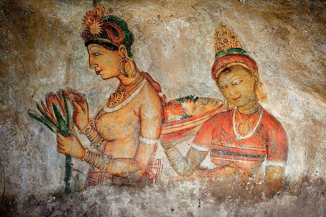 7 Days Private Tour of Colombo Sigiriya Kandy and Bentota - Dambulla Cave Temple: Art, Statues, and Big Cave Walls