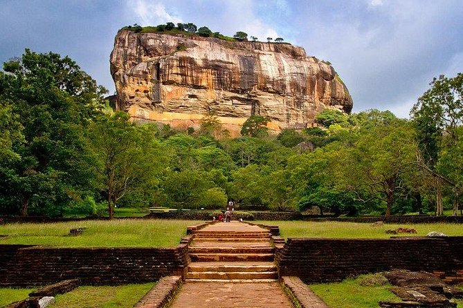 7 Nights Private Tour Of Sri Lanka - Madu River mangroves, sea turtles in Kosgoda, then Colombo’s city pulse