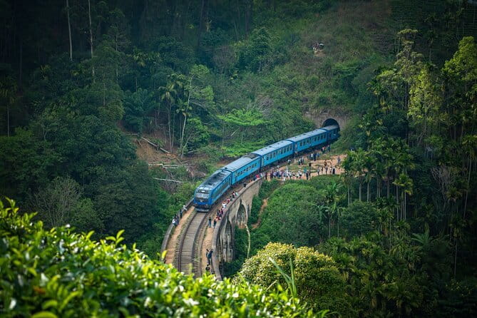 8 Days/ 7 Nights - Sri Lanka’s Culture Wildlife and Beaches - Day 4: Ramboda waterfall, tea gardens, and the Ella train ride