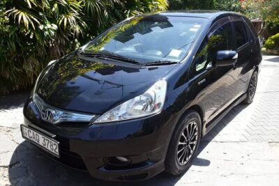 AirPort CMB to Colombo (Private Taxi 24/7) Car, Van, Minibus - The Car or Van: AC Comfort Plus Real Transfer Practicalities