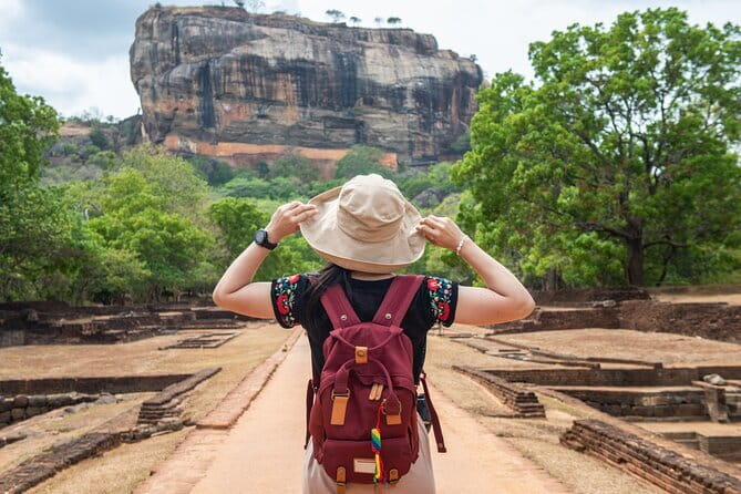 All Inclusive 5-Days Highlights of Sri Lanka - Colombo arrival: easy start, real orientation