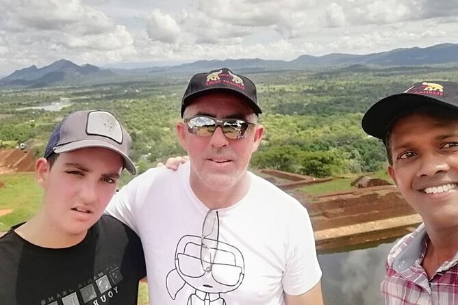 All Inclusive Sigiriya and Dambulla Private Day Tour from Colombo - Guide and driver quality: why it shows up on a long day