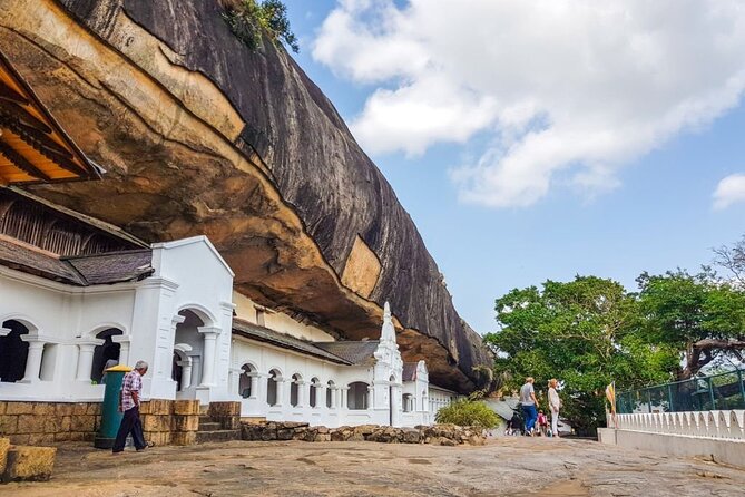 All Inclusive Sigiriya and Dambulla Private Day Tour from Colombo - Who should book this tour, and who should pause