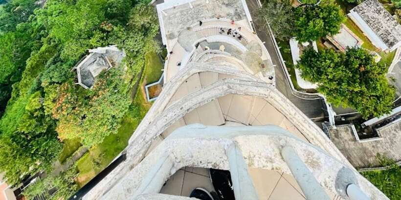 Ambuluwawa Tower & Pinnawala & Kandy Day Tour From Negombo - Temple of the Sacred Tooth Relic: what to wear and what to notice