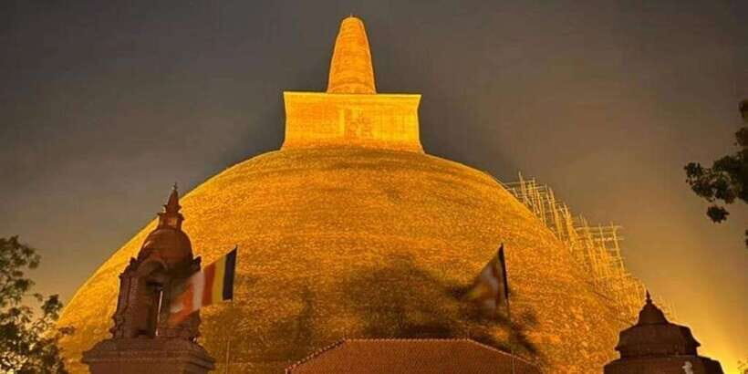 Anuradhapura Private Ancient City Day Tour - Jethawanaramaya: moving from worship today to archaeology
