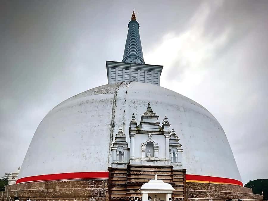 Anuradhapura: Tuk Tuk Tour - Ancient City with Audio Guide - Your 5-hour loop: stop-by-stop in Anuradhapura