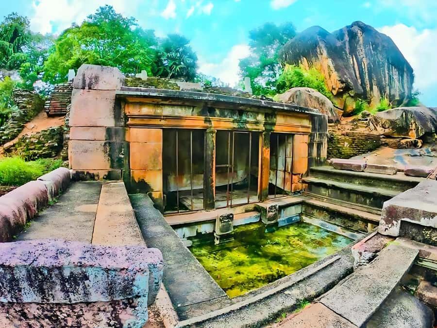 Anuradhapura: Tuk Tuk Tour - Ancient City with Audio Guide - Comfort, safety, and the rules you should actually notice