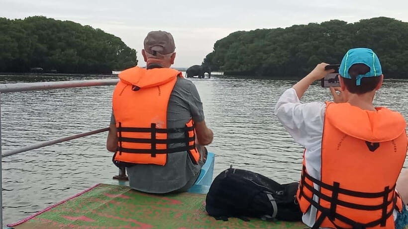 Arugam Bay: Lagoon Boat safari with Safety Measures - Wildlife Spotting Rules for Elephants, Crocodiles, and Birds