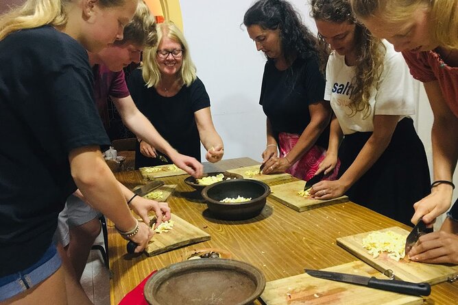 Authentic Sri Lankan Cooking Class in Kandy with Local Family - Key highlights worth your attention