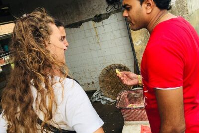 Authentic Sri Lankan Cooking Class in Kandy with Local Family - Who teaches you: wife, sister, and mother cooking the real way