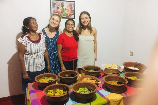 Authentic Sri Lankan Cooking Class in Kandy with Local Family - Eating the results: divine food with family context