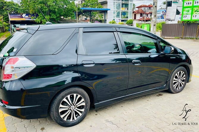 Colombo Airport Pickup and Drop-off Transfer - In the car: comfort, pacing, and what’s included