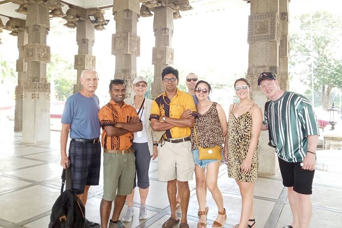 Colombo Bay Tuk Tuk City Tour - Tea Tasting and a Traditional Sri Lankan Meal That Actually Matters