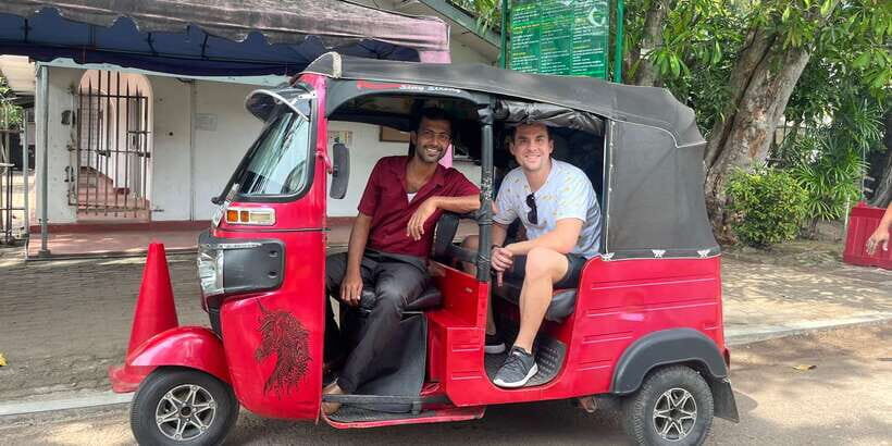 Colombo: City Sightseeing Tour by Tuk-Tuk with Pickup - Street snacks and shopping: how to handle the souvenir stops