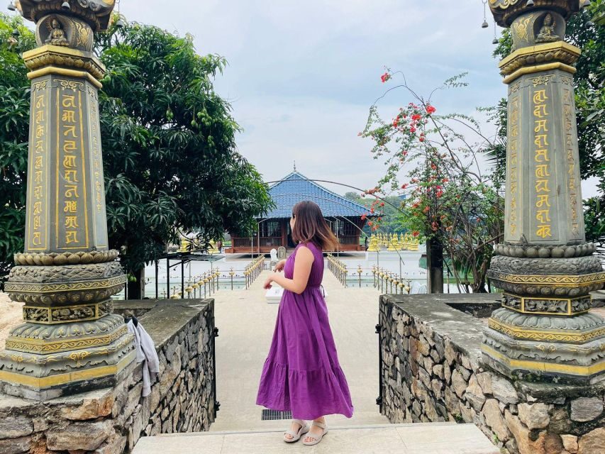 Colombo: City Sightseeing Tour by Tuk-Tuk with Pickup - Sambodhi Chaityha, Old Parliament, and the lighthouse: history you can see from the road
