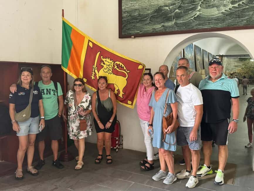 Colombo City Tour by Tuk Tuk - All Inclusive - Pettah Market and Pettah Floating Market: shopping, street snacks, and chaos you can handle