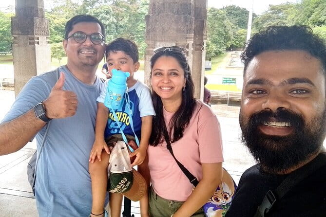 Colombo City Tour By Tuk Tuk (Include Lunch)Morning & Evening - Port City Colombo and the tea/coffee + lunch ending
