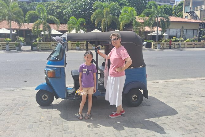 Colombo City Tour By Tuk Tuk Sightseeing -Entry Tickets Included - Gangaramaya Temple: the classic Colombo Buddhist stop