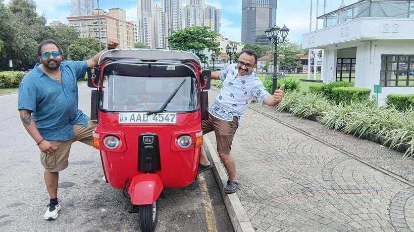 Colombo City Tour by Tuk-Tuk with Hotel Pickup - All Include - Gangaramaya Temple: the big spiritual stop (and ticket detail)
