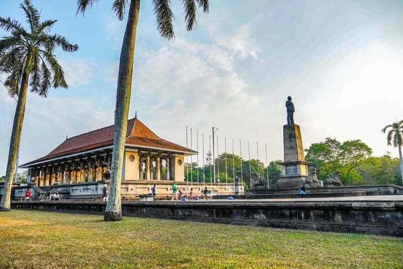 Colombo City Tour by Tuk Tuk with Lunch/Dinner-All Inclusive - Lotus Tower city views: tall landmark, big perspective