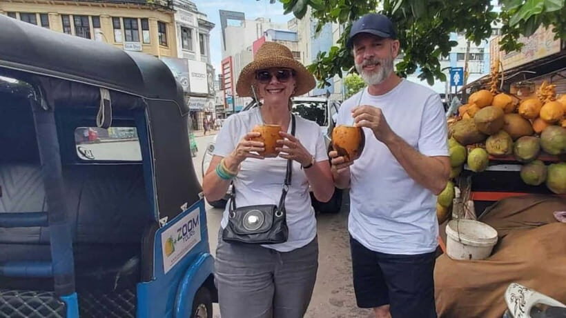 Colombo City Tour by Tuk Tuk with Lunch/Dinner-All Inclusive - Jami Ul-Alfar Mosque (Red Mosque) and Kayman’s Gate: landmarks with a story