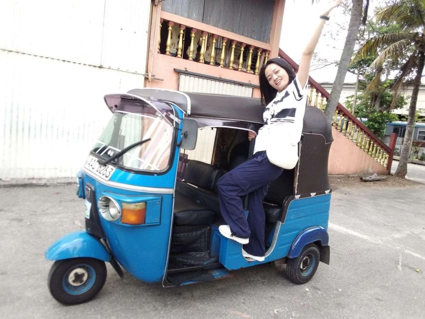 Colombo: City Tour by Tuk Tuk with Pickup - All Inclusive - Pettah Floating Market, tea tasting, and Pettah Market: real city shopping