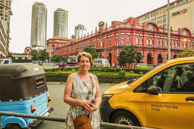 Colombo City Tour from Colombo Seaport - Gangaramaya (Vihara) Temple: art, ritual, and a museum-like feel