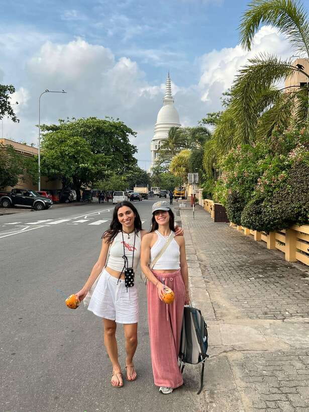 Colombo Guided City Tour by Tuk Tuk - All-Inclusive - Pettah Market and Galle Face Green: where Colombo feels like Colombo
