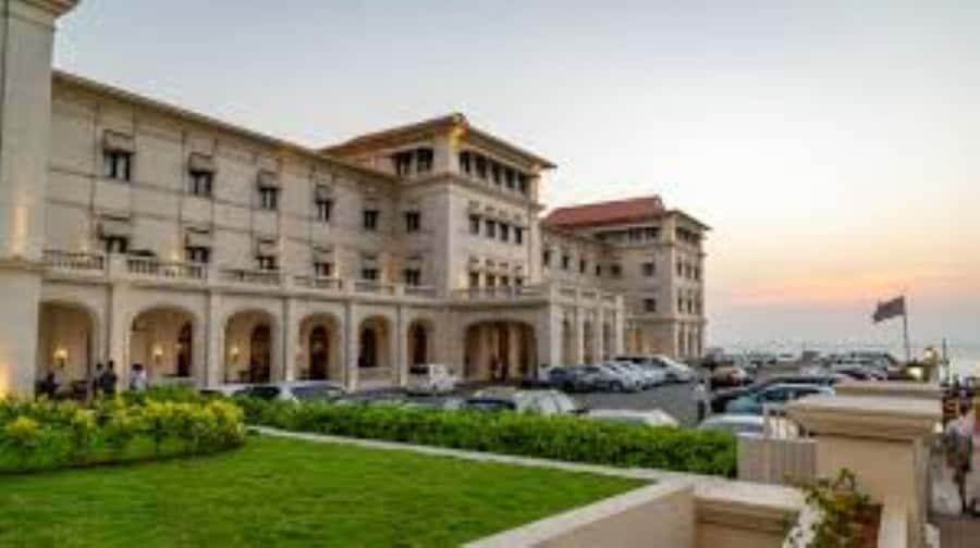 Colombo: Guided City Tour with Entry Tickets - Colombo Fort and the Lighthouse Clock Tower Area