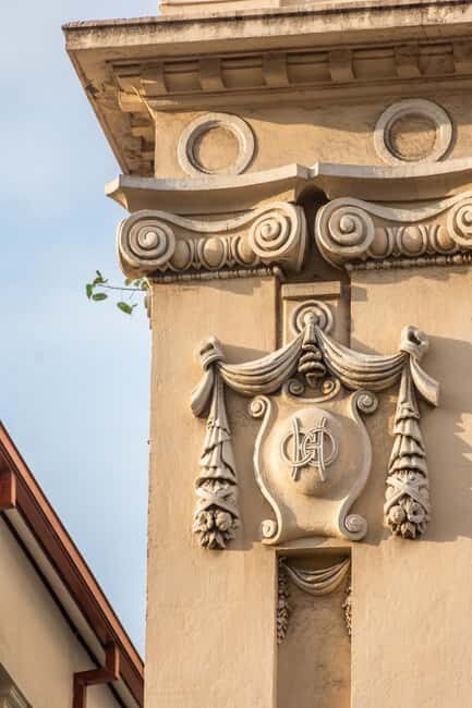 Colombo: HALF A DAY TOUR FROM NEGOMBO by car with Guiding - Galle Face Hotel and the sea front: colonial angles meet modern Colombo