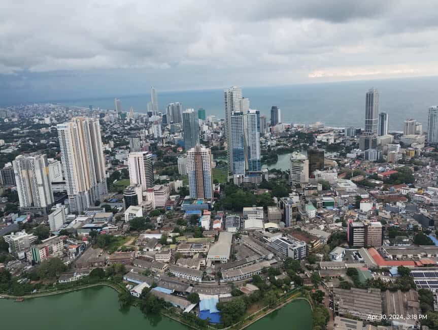 Colombo: HALF A DAY TOUR FROM NEGOMBO by car with Guiding - Dutch Hospital and Pettah: a quick pass at real street life