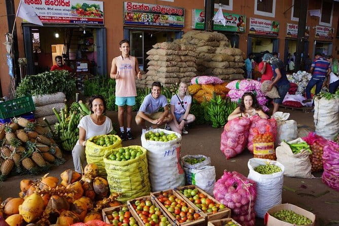 Colombo Half Day City Tour - The Drive-Loop Highlights: Where You Get the Real Sense of Colombo