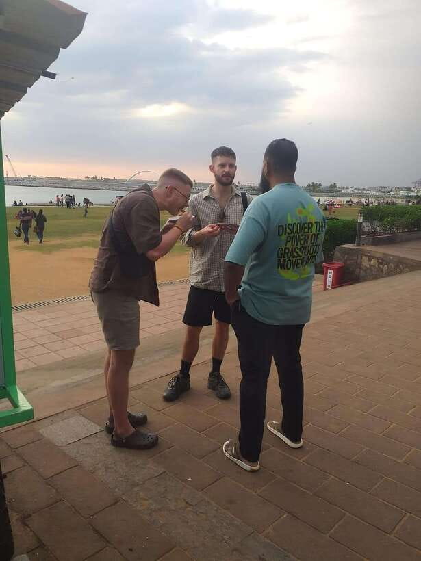 Colombo Local Food Tour by Tuk Tuk – All Inclusive - The Big Taste Moments: Kothu Roti and Crab Curry with Pittu